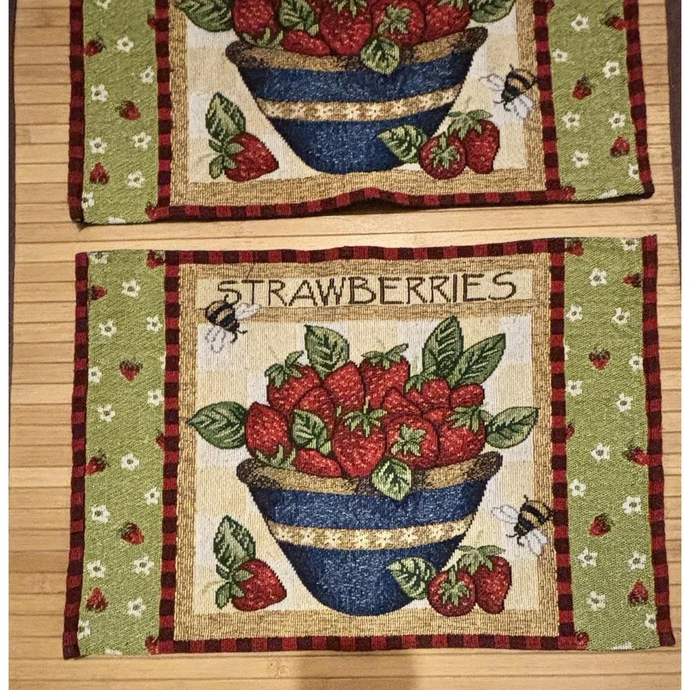 Strawberry Bowl Table Runner 70 in Unlined Jacquard Tapestry Wi/ 3 Placemats [Z]